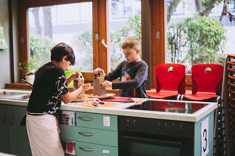 Seit dem Schuljahr 2022/2023 ist die Seeäckerschule eine Grund- und Weiterführende Schule mit sport- und bewegungserzieherischem Schwerpunkt (GSB und WSB).
