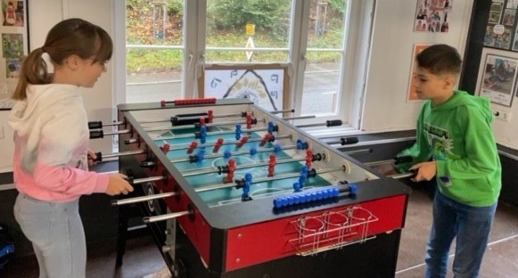 Unsere Seeäckerschule beim Besuch im Jugendhaus in Calw, 2023.