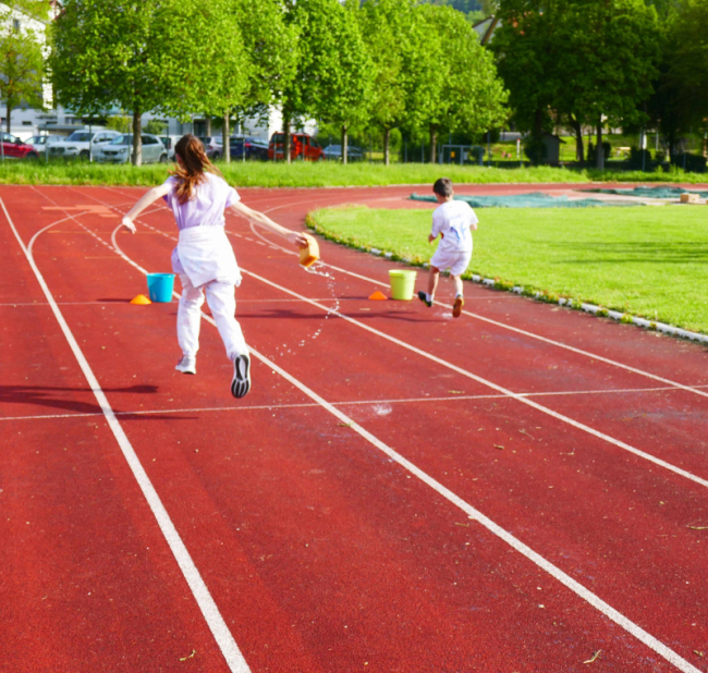 Unsere Seeäckerschule beim Sporttag im Sommer 2023.